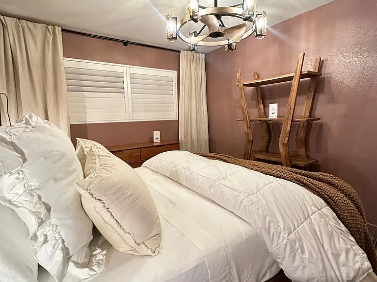 685 N Ashurst Ct #213 — Photo 23