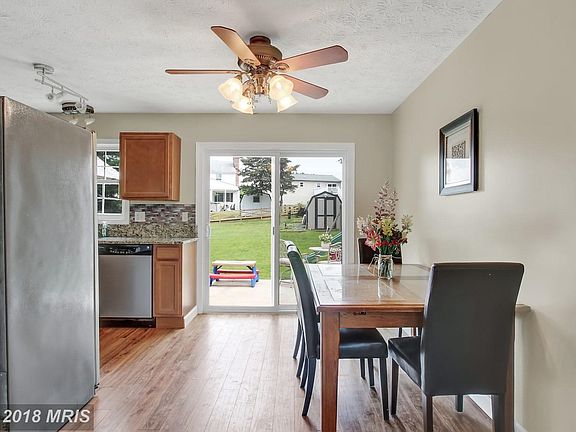 Eat-in kitchen to backyard