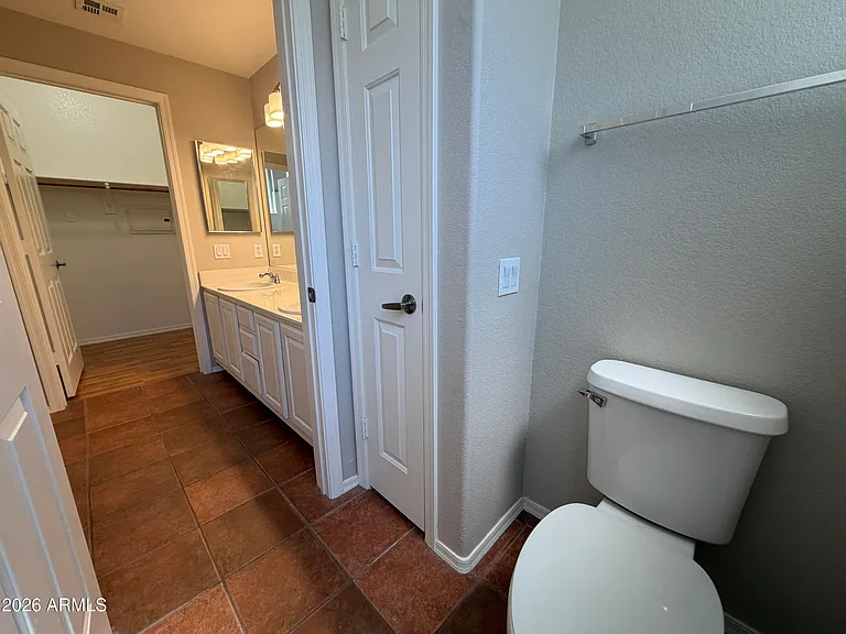 420 W 1st St #221 — Photo 16