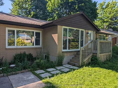 59 Thorncrest Cres #LOWER Photo 1 59 Thorncrest Cres #LOWER Photo 1