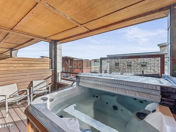 4th image of 1476 Newpark Blvd #203