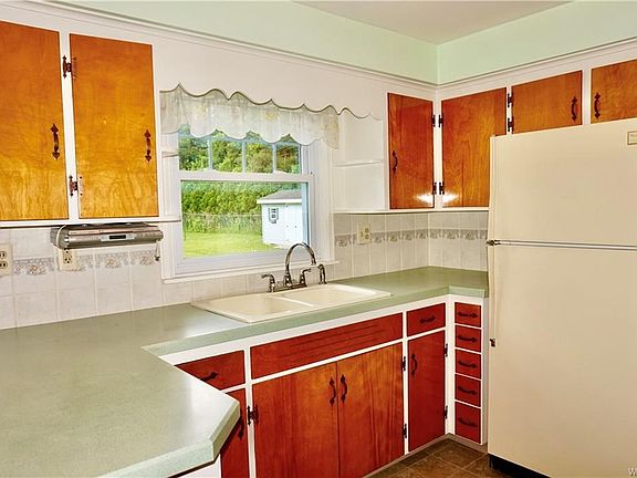 2nd image of 9470 Wehrle Dr