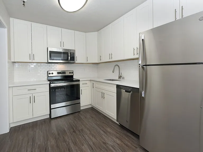 2465 Shoreline Dr — Photo 26