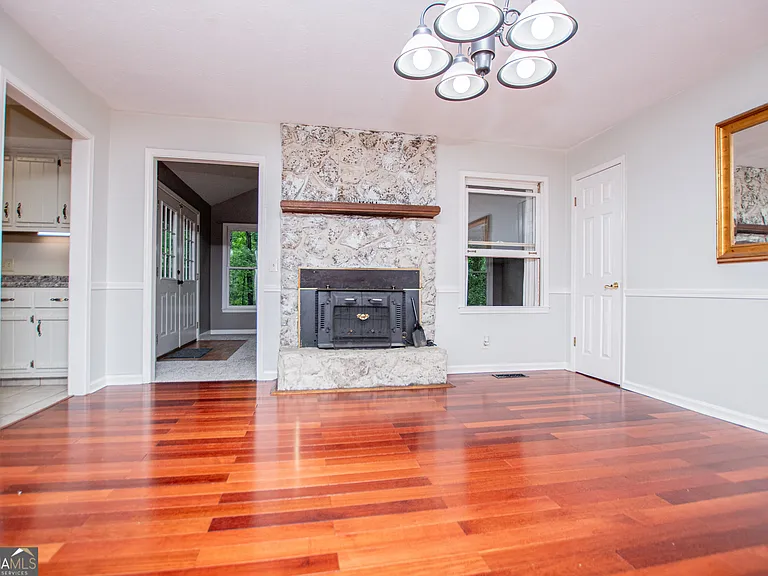 1499 Stonington Ct — Photo 3