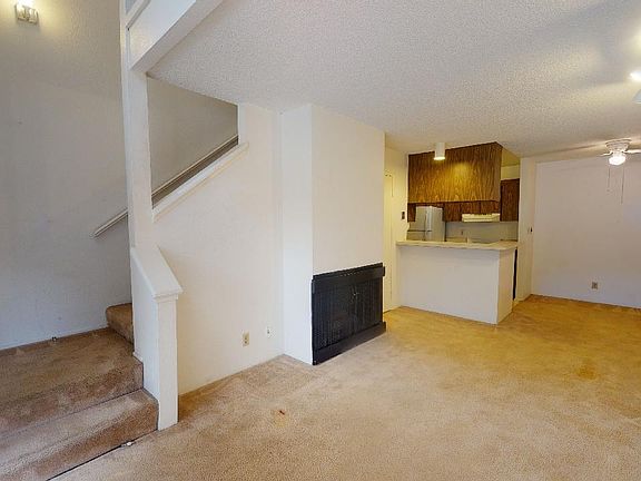 5th image of 389 Half Moon Ln