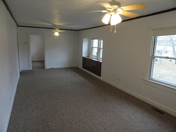 5th image of 1310 E Castle Ave