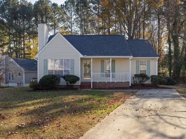 405 Vista Springs Cir, Holly Springs, NC 27540