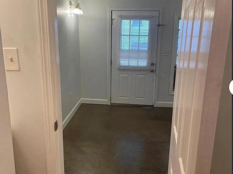 308 Joseph St — Photo 9