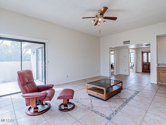 3rd image of 3050 N Ardmore Ct