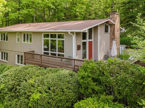 1227 Woodcrest Cir, Harrisonburg, VA 22801