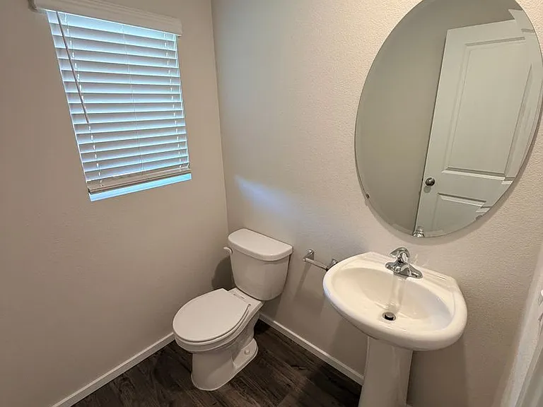 462 Greencrest St NE — Photo 16
