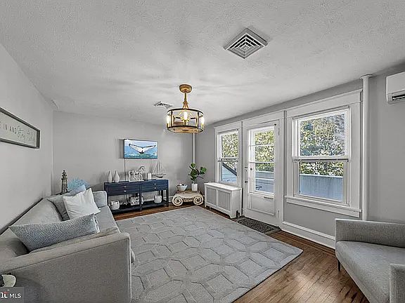 3rd image of 132 N Lafayette Ave #2