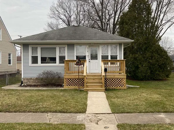 918 Garfield St, Hobart, IN 46342