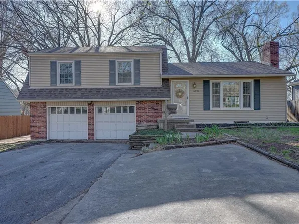 9524 Roe Ave, Overland Park, KS 66207