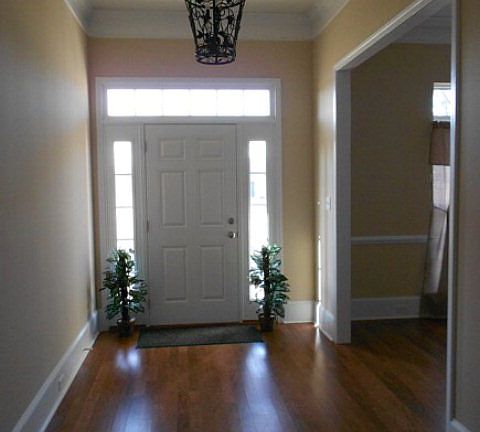 2nd image of 184 Wisteria