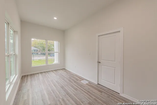 121 W Highland Blvd #101 — Photo 7