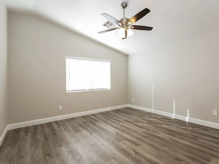 10643 Solar Hawk Ave — Photo 10