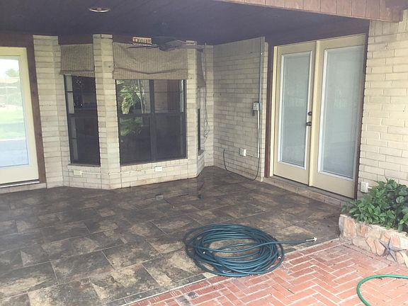 3rd image of 208 Eileen Dr