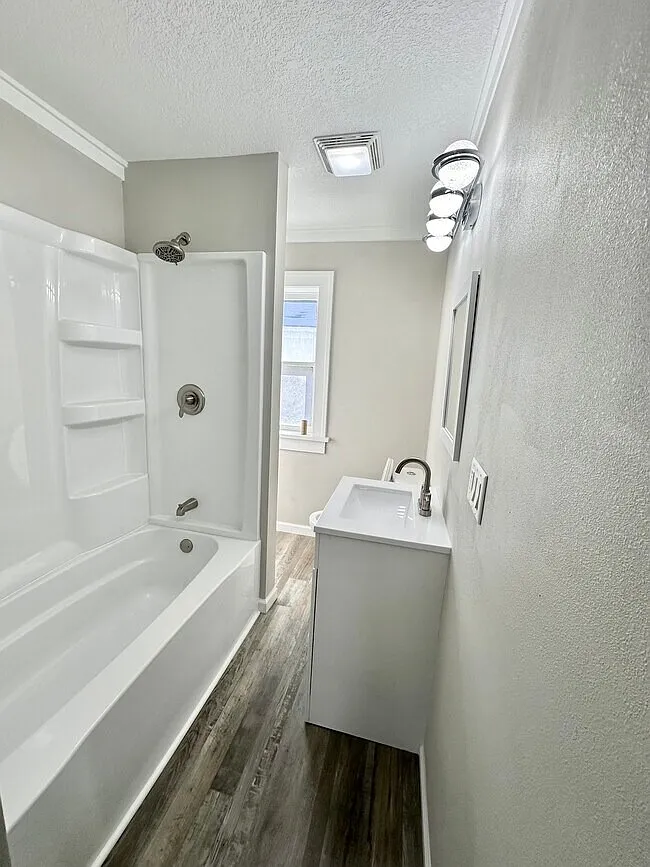 2 bed, 800 sqft, $1,299 — Photo 4