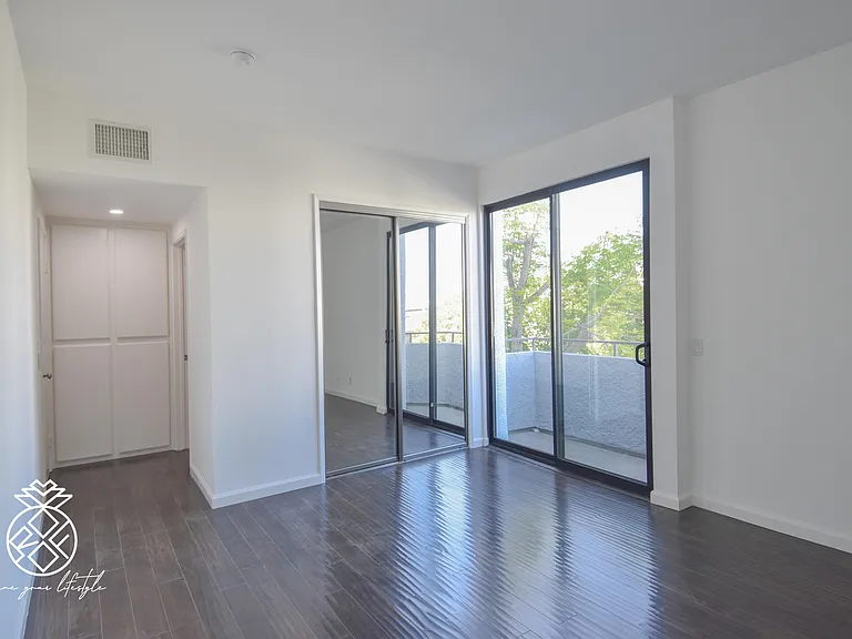1727 Glendon Ave #208 — Photo 39