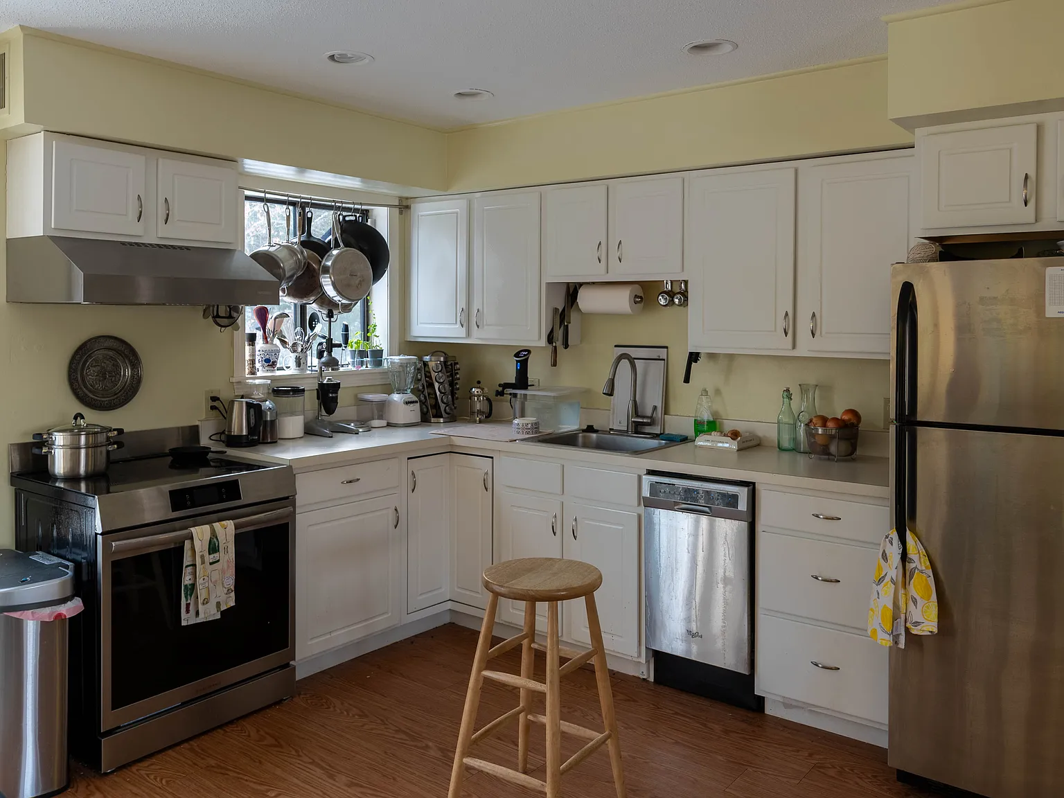 2 bed, 1006 sqft, $2,100 — Photo 4