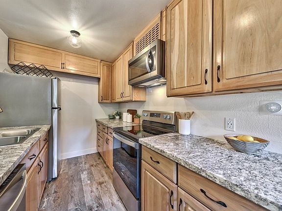 4th image of 1001 Commonwealth Dr #123