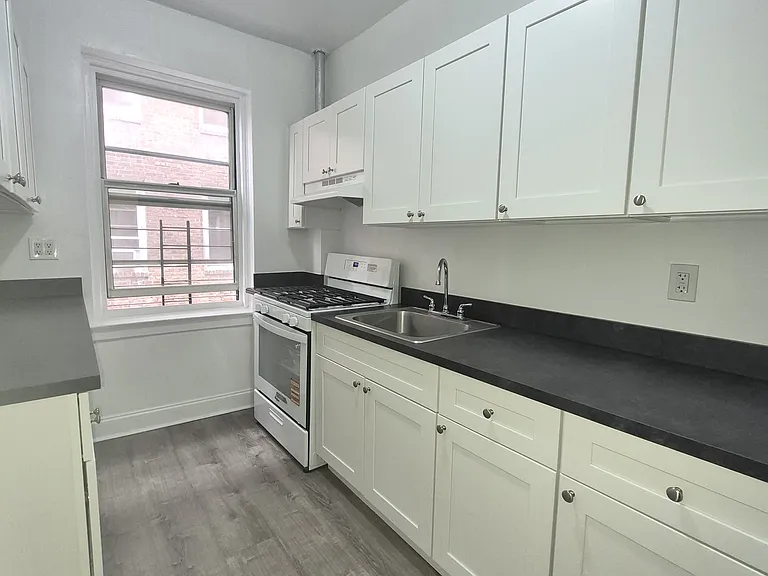 77-44 Austin St #X — Photo 4
