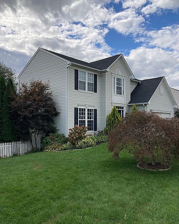 2nd image of 330 S Brookside Dr