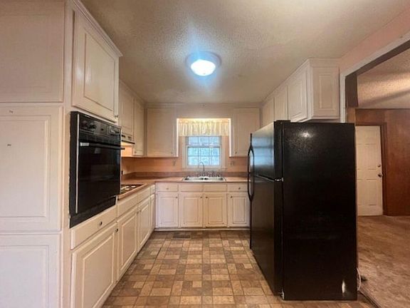 4th image of 1153 Southgate Dr