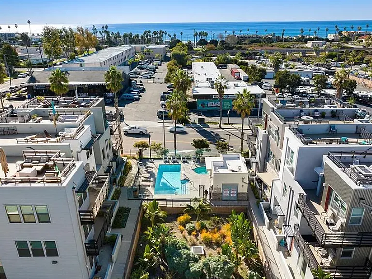 1562 Vista Del Mar Way #1 — Photo 9