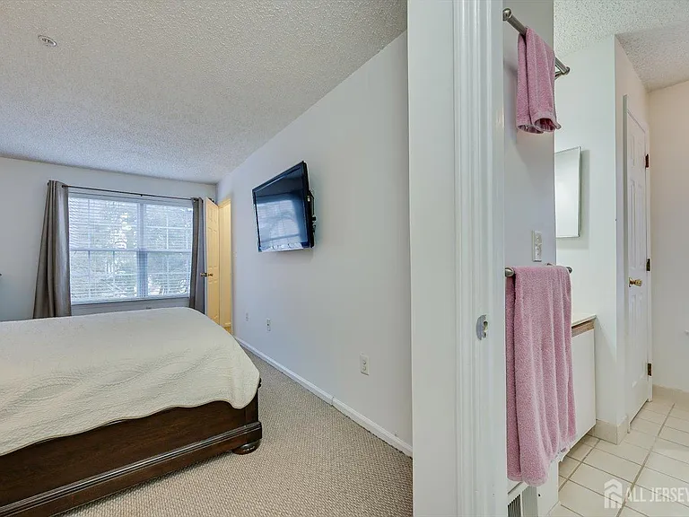 150 Prestwick Way — Photo 18