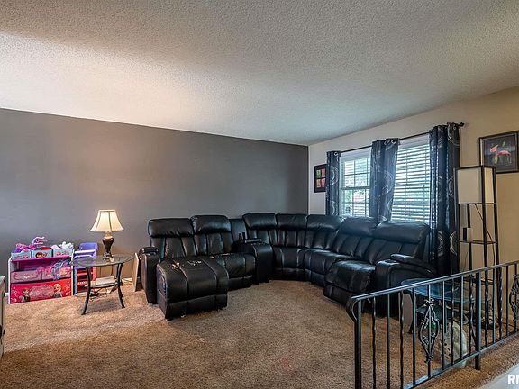 4th image of 2312 N Thornwood Ave