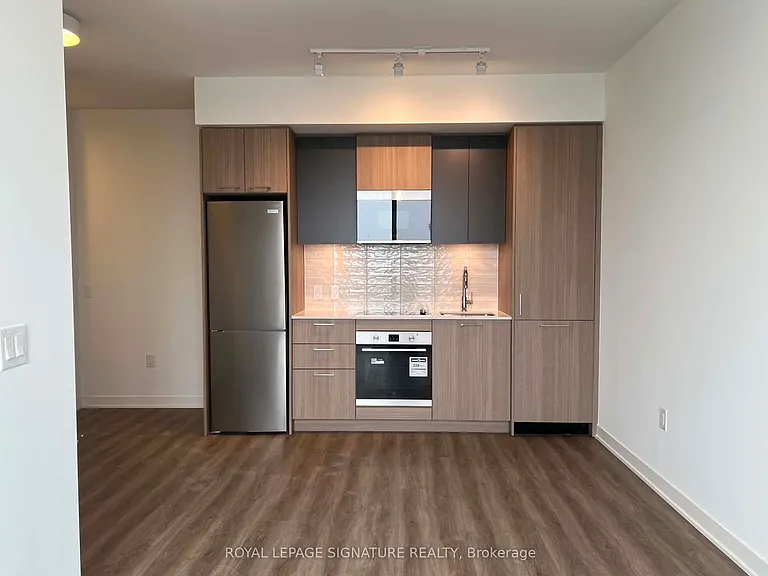 10 Oak St #2509 — Photo 4