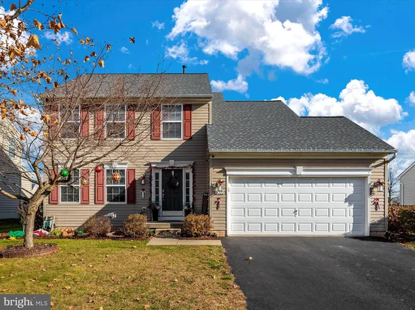 18222 Prestwick Dr, Hagerstown, MD 21740