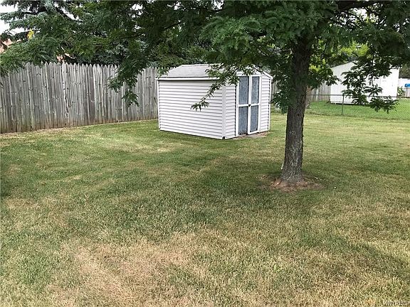 3rd image of 41 Ellsworth Dr