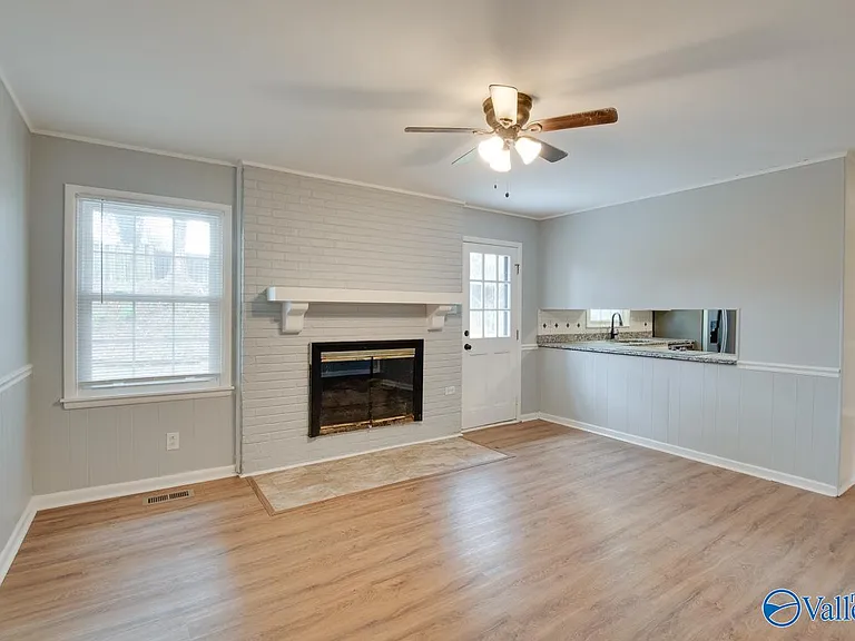 9802 Dolphin Dr SE — Photo 7