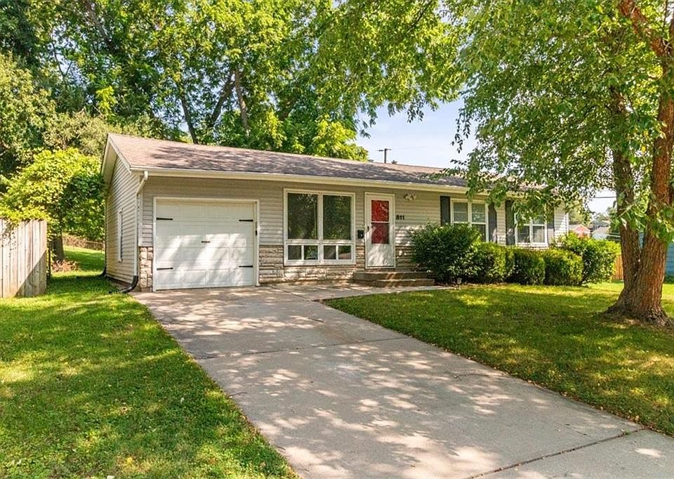 1st image of 811 W Union Cir