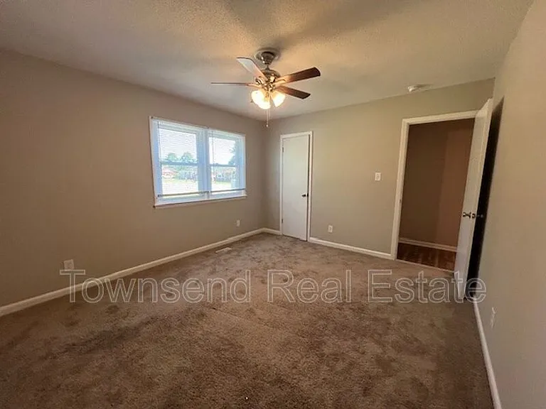 1017 Xavier Dr — Photo 11