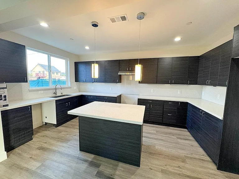 578 Marin Ave — Photo 7