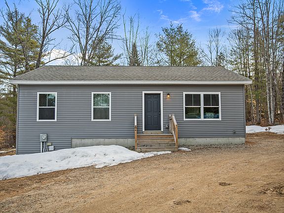 3rd image of 6 Oak Woods Drive