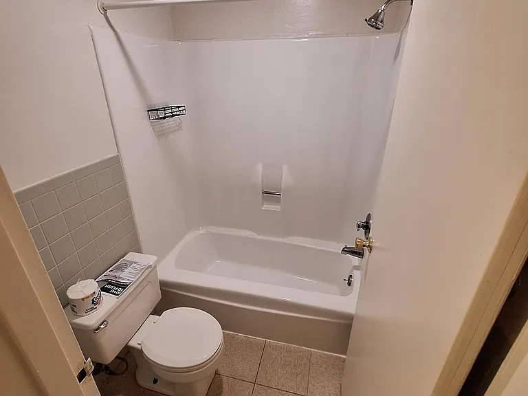 Charlotte Place Apartments — Photo 41