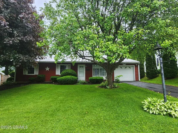 17 Sun Valley Dr, Sunbury, PA 17801
