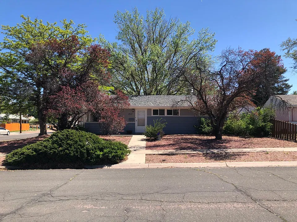 2537 Meadowlark Ln