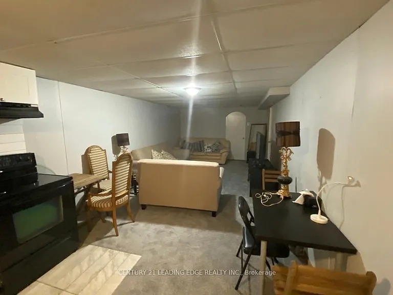 4 Randane Dr #BASEMENT — Photo 3