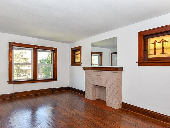 3rd image of 3820 Burgen Ave