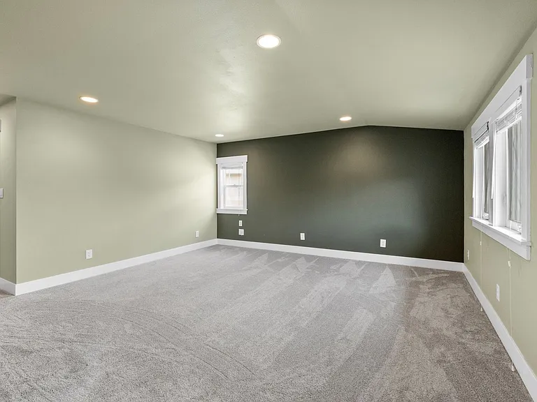 26616 NE Valley St — Photo 9