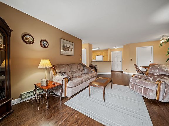 5th image of 10743 139th St #201