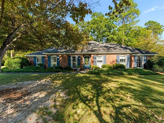 2nd image of 118 Pineneedle Rd