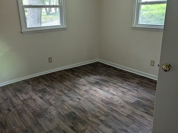 3rd image of 2307 Bell Ave