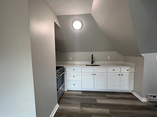 1 bed, 700 sqft, $1,425 — Photo 2